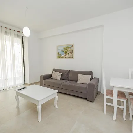 Apartamento Modern One Bedroom On Prime Location